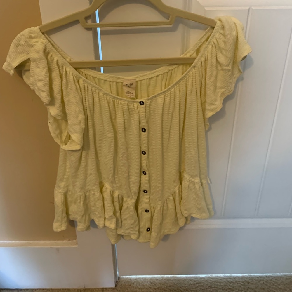 Wavy yellow top